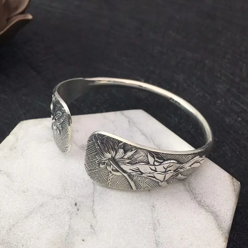 Solid Fine Silver 999 China Style Lotus Cuff Bangle Bracelet Women Vintage Elegant 999 Sterling Silver Jewelry Free Box Gifts
Solid Fine Silver 999 China Style Lotus Cuff Bangle Bracelet Women Vintage Elegant 999 Sterling Silver Jewelry Free Box Gifts