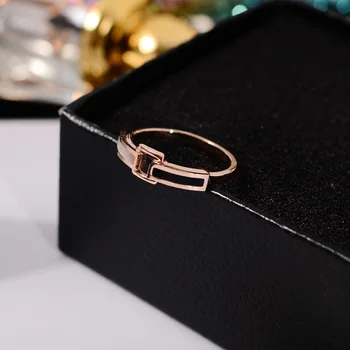 YUN RUO 2018 New Black White Shell Rings Rose Gold Color Fashion Titanium Steel Jewelry Lady's Wedding Ring Birthday Gift Woman
YUN RUO 2018 New Black White Shell Rings Rose Gold Color Fashion Titanium Steel Jewelry Lady's Wedding Ring Birthday Gift Woman