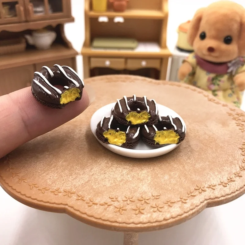 5Pcs/set Mini Chocolate Donut Model Simulation Food Miniature Figurine DIY Kit Accesorios Doll House Accessories Kids Gift
5Pcs/set Mini Chocolate Donut Model Simulation Food Miniature Figurine DIY Kit Accesorios Doll House Accessories Kids Gift