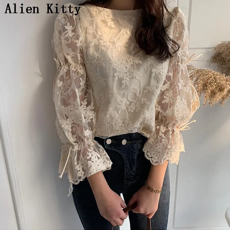 Alien Kitty Stylish Elegant Summer All Match Embroidery 2019 Floral Lace Simple Hot Sale Fresh Casual Sexy Free Shirts 2 Colors
Alien Kitty Stylish Elegant Summer All Match Embroidery 2019 Floral Lace Simple Hot Sale Fresh Casual Sexy Free Shirts 2 Colors