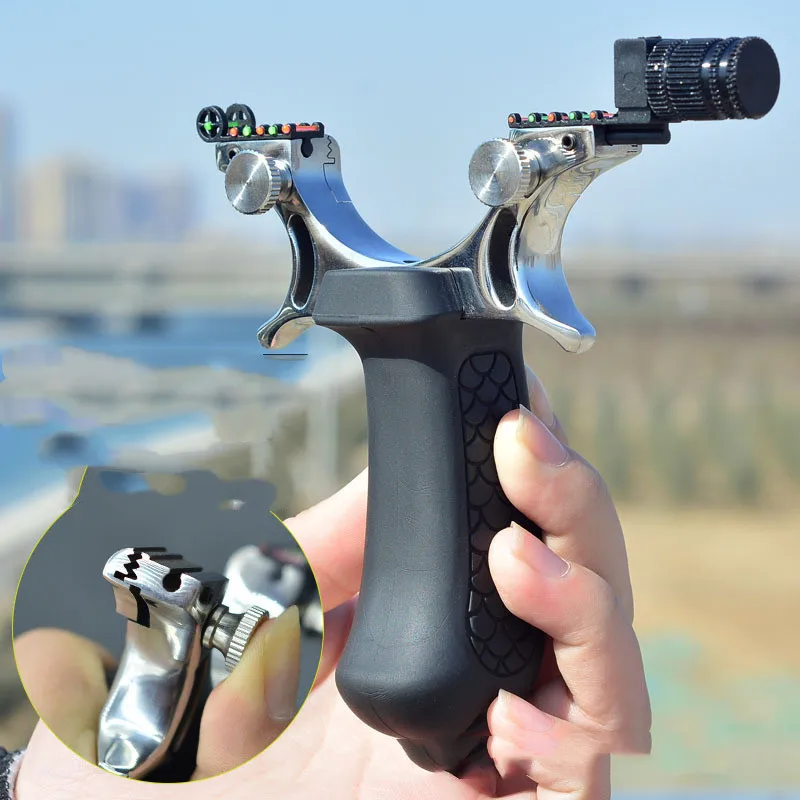 New precision slingshot that can be used at night. The powerful outdoor hunting slingshot uses flat rubber bands slingshot
New precision slingshot that can be used at night. The powerful outdoor hunting slingshot uses flat rubber bands slingshot