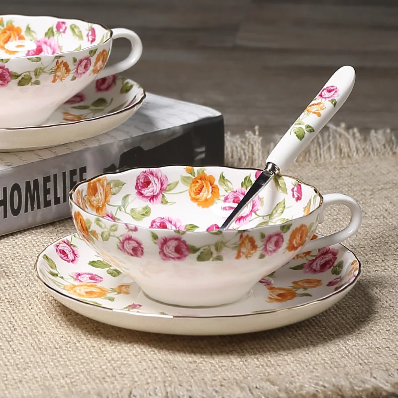 British Bone China Creative Coffee travel Cup Ceramic Tea Cup And Saucer Spoon Tray Set Advanced Porcelain 200ml Cup For Gifts
British Bone China Creative Coffee travel Cup Ceramic Tea Cup And Saucer Spoon Tray Set Advanced Porcelain 200ml Cup For Gifts