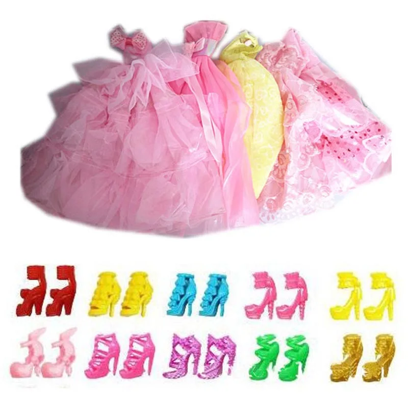 15pcs/set Random Mix Fashion Doll Accessories 5 Dresses + 10 Shoes wedding party Dress skirt gifts For 30cm Doll girl toy
15pcs/set Random Mix Fashion Doll Accessories 5 Dresses + 10 Shoes wedding party Dress skirt gifts For 30cm Doll girl toy