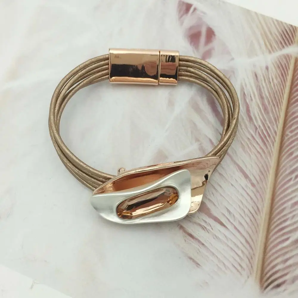 Bohemian Unique Design Crystal Bracelets & Bangles For Women Fashion Alloy Magnetic Tube Bar Clasp bracelet 3 Colors
Bohemian Unique Design Crystal Bracelets & Bangles For Women Fashion Alloy Magnetic Tube Bar Clasp bracelet 3 Colors