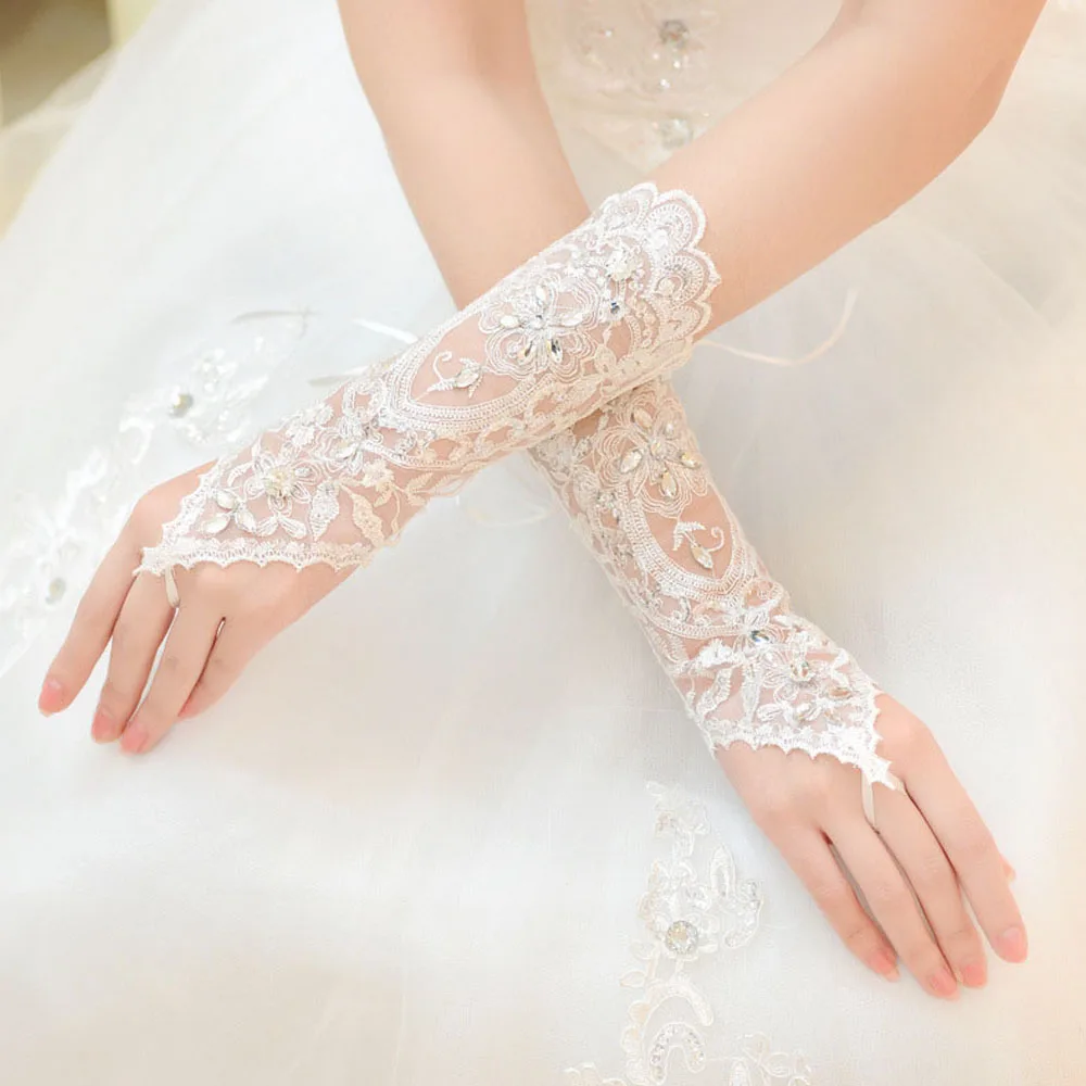 White or Ivory Short Wedding Gloves Fingerless Bridal Gloves for Women Bride Red Lace Gloves Wedding Accessories
White or Ivory Short Wedding Gloves Fingerless Bridal Gloves for Women Bride Red Lace Gloves Wedding Accessories