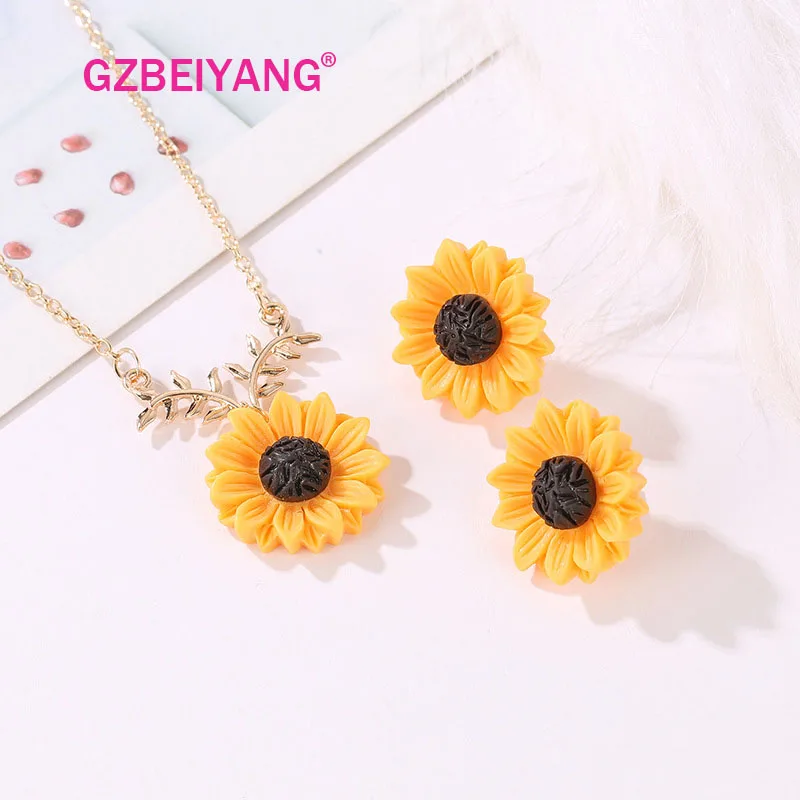 GBBEIYANG 2019 Hot sale Pearl Sun Flower Necklace Set for Bohemian Pastoral Style Fashion Woman Jewelry Party Girl Gift
GBBEIYANG 2019 Hot sale Pearl Sun Flower Necklace Set for Bohemian Pastoral Style Fashion Woman Jewelry Party Girl Gift