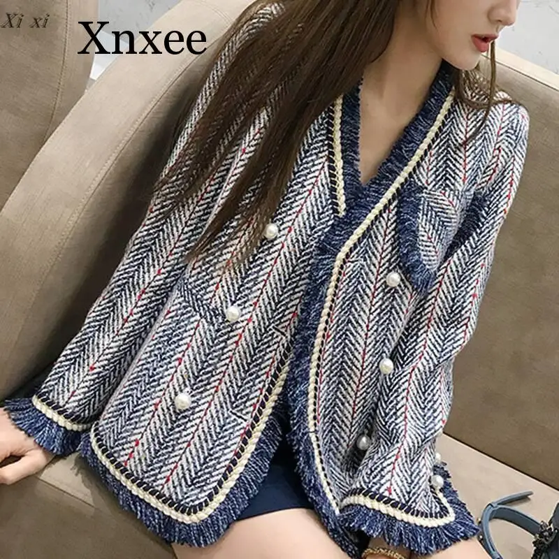 Xnxee сине-белая полосатая твидовая куртка 2019 зимнее женское элегантное пальто с длинным рукавом и V-образным вырезом бусины из перламутра с кисточками кардиган пальто
Xnxee сине-белая полосатая твидовая куртка 2019 зимнее женское элегантное пальто с длинным рукавом и V-образным вырезом бусины из перламутра с кисточками кардиган пальто