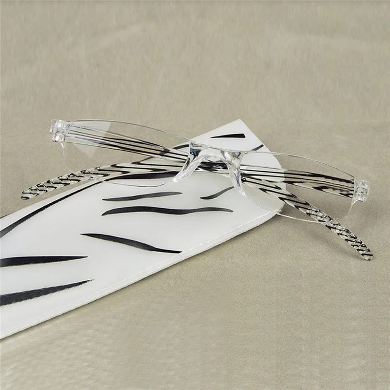 Integrally Colored Presbyopia Reading Glasses Portable Fashion Spectacles 1.0 1.5 2.0 2.5 3.0 3.5 4.0 Gift 049
Integrally Colored Presbyopia Reading Glasses Portable Fashion Spectacles 1.0 1.5 2.0 2.5 3.0 3.5 4.0 Gift 049