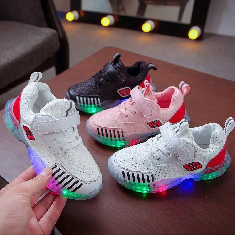 2019 Kids boys Glowing Led Shoes Girls Spring Autumn Led Children Lighting Casual Shoes Fashion Luminous Baby Kids Sneaker Flat
2019 Kids boys Glowing Led Shoes Girls Spring Autumn Led Children Lighting Casual Shoes Fashion Luminous Baby Kids Sneaker Flat