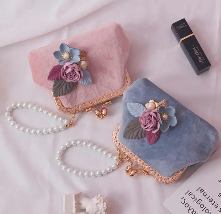 Angelatracy 2019 New Arrival 3d Floral Flower Velour Velvet Cute Mini Metal Frame Gold ins Hot Studnet Women Girl Coin Purses
Angelatracy 2019 New Arrival 3d Floral Flower Velour Velvet Cute Mini Metal Frame Gold ins Hot Studnet Women Girl Coin Purses