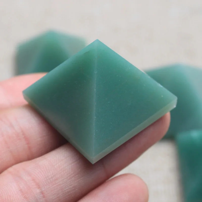1 PC of 100% high quality natural dongling jade crystal pyramids of ancient Egypt healing as gifts wholesale
1 PC of 100% high quality natural dongling jade crystal pyramids of ancient Egypt healing as gifts wholesale