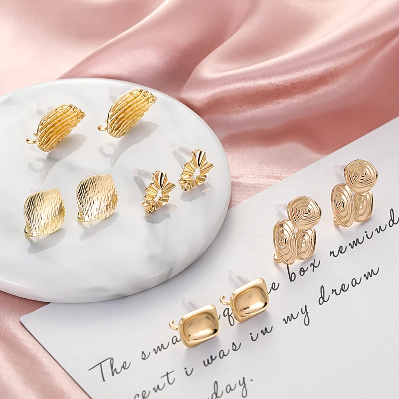20pcs gold round leaf alloy Earrings bling Ear Studs Connector Posts Pins Base Settings Jewelry handmade DIY material
20pcs gold round leaf alloy Earrings bling Ear Studs Connector Posts Pins Base Settings Jewelry handmade DIY material
