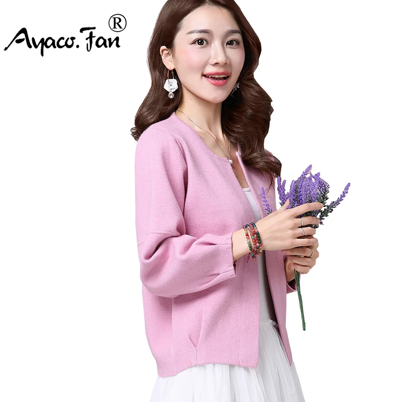 2019 New Solid Spring and Autumn Woman Sweaters Fashion Comfortable Cashmere Knitted Cardigan Sweater Short Thin Female Coat
2019 New Solid Spring and Autumn Woman Sweaters Fashion Comfortable Cashmere Knitted Cardigan Sweater Short Thin Female Coat