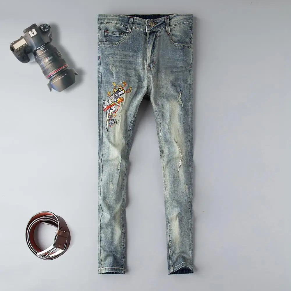 2019 Straight jeans men 3d embroidery cotton elastic brand male denim trousers sky blue homme full length plus size 29-38 jeans 
2019 Straight jeans men 3d embroidery cotton elastic brand male denim trousers sky blue homme full length plus size 29-38 jeans