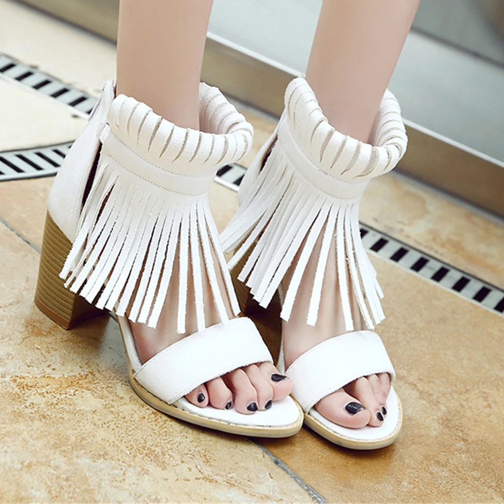 2019 fashion fringe Summer zip square high Heels Sandals Woman Shoes Women large Size 32-43 gladiator summer boots
2019 fashion fringe Summer zip square high Heels Sandals Woman Shoes Women large Size 32-43 gladiator summer boots