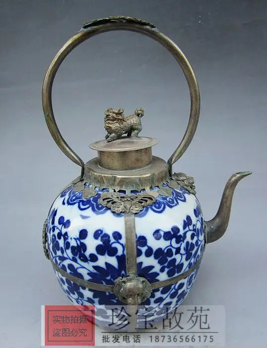Antique collection bag silver porcelain, ceramic hand-held pot, blue and white glazed porcelain kettle. Free Delivery
Antique collection bag silver porcelain, ceramic hand-held pot, blue and white glazed porcelain kettle. Free Delivery