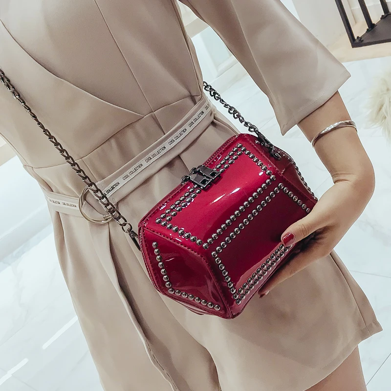 2019 Women Patent Leather Shoulder Bag Female Evening Party Bags Brand Designer Handbags Small Rivets Girl Crossbody Bag Casual
2019 Women Patent Leather Shoulder Bag Female Evening Party Bags Brand Designer Handbags Small Rivets Girl Crossbody Bag Casual