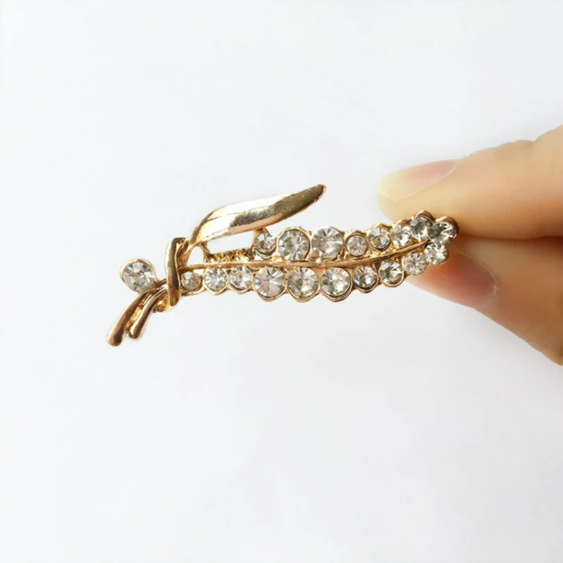 Korean Fashion Pins Jewelry Rhinestones Leaves Brooch Western Assembly Brooches For Women Pins Metal Lapel Pin Wholesale
Korean Fashion Pins Jewelry Rhinestones Leaves Brooch Western Assembly Brooches For Women Pins Metal Lapel Pin Wholesale