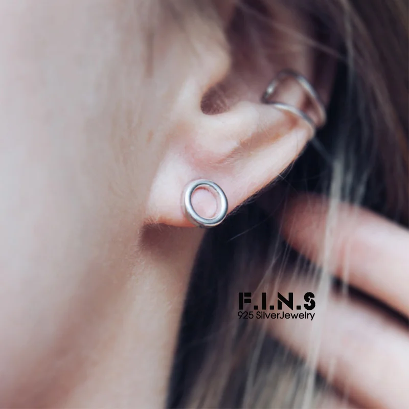 F.I.N.S Minimalism Jewelry Geometric Piercing Round Silver Small Earrings 925 Sterling Silver Circle Stud Earrings For Women
F.I.N.S Minimalism Jewelry Geometric Piercing Round Silver Small Earrings 925 Sterling Silver Circle Stud Earrings For Women