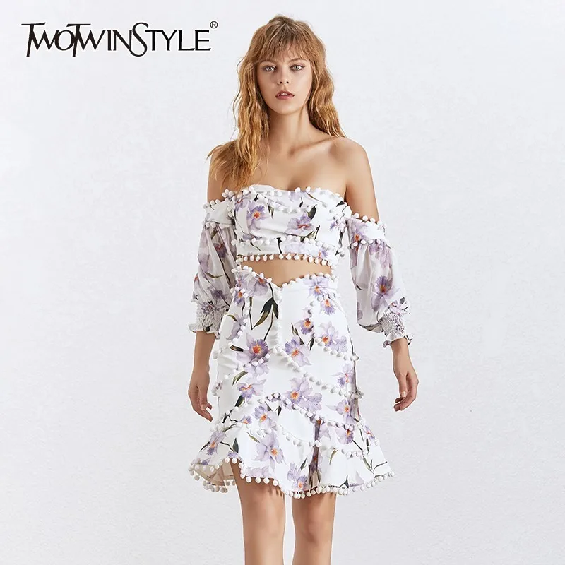 TWOTWINSTYLE Korean Print Set Female Slash Neck Off Shoulder Puff Sleeve Tops High Waist Skirts Sets Women Fashion New Summer
TWOTWINSTYLE Korean Print Set Female Slash Neck Off Shoulder Puff Sleeve Tops High Waist Skirts Sets Women Fashion New Summer