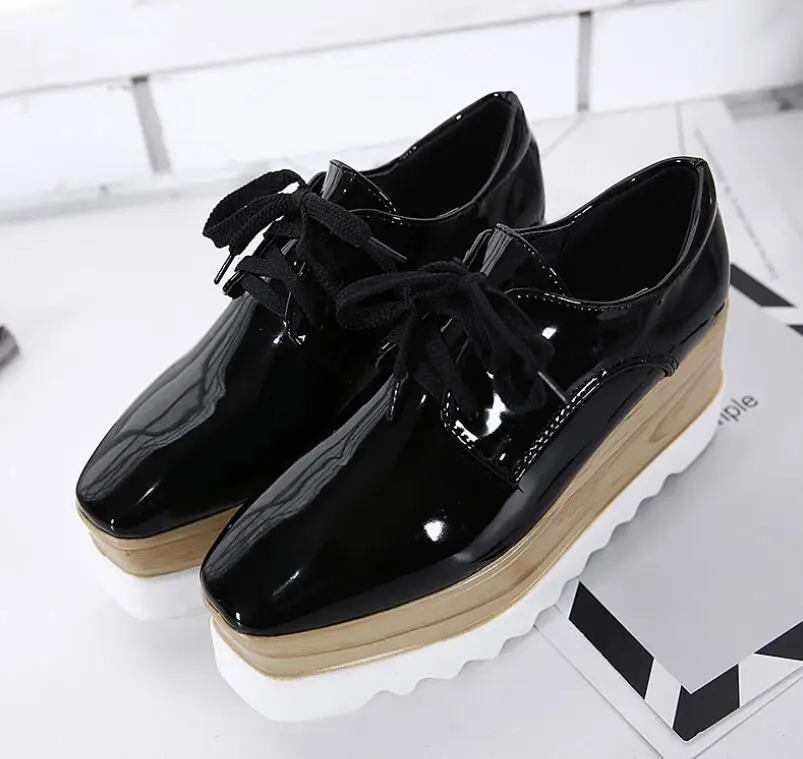 New flat bottom women's shoes sponge cake thick bottom ladies casual shoes square head retro shoes platform shoes
New flat bottom women's shoes sponge cake thick bottom ladies casual shoes square head retro shoes platform shoes