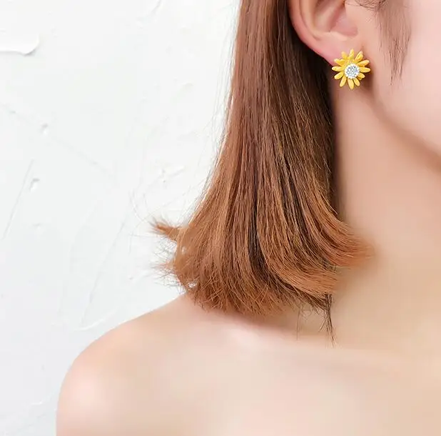 Earrings For Women Pearl Cute Fashion Girls Animal Jewelry Trend Colored Red Flower Lily Color Chrysanthemum Gift
Earrings For Women Pearl Cute Fashion Girls Animal Jewelry Trend Colored Red Flower Lily Color Chrysanthemum Gift