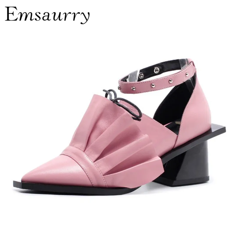Individual Pleated Ruffles High Heels Point Toe Square Heel Lace Up One-strap Folds Slingbacks Women Pumps
Individual Pleated Ruffles High Heels Point Toe Square Heel Lace Up One-strap Folds Slingbacks Women Pumps