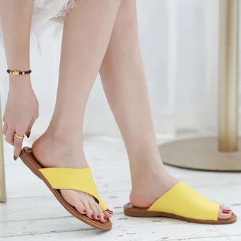 2020 Summer Shoes Women Sandals Flip Flops Flats Casual Woman Beach Sandals Ladies Holiday Plus Size 42 Black Yellow Shoes A1458
2020 Summer Shoes Women Sandals Flip Flops Flats Casual Woman Beach Sandals Ladies Holiday Plus Size 42 Black Yellow Shoes A1458