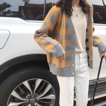 2 colors vintage style v neck Cardigans Sweater Fashion Women autumn and Winter plaid Warm Sweater Coats womens (C8514)
2 colors vintage style v neck Cardigans Sweater Fashion Women autumn and Winter plaid Warm Sweater Coats womens (C8514)