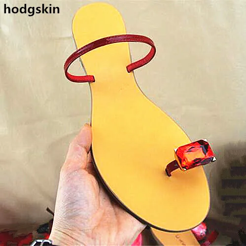 2019 Runway Flats Sandals Clip Toe Circle Slippers Big Crystal Women Fashion Slip On Rome Sandals Casual Flats Shoes Woman
2019 Runway Flats Sandals Clip Toe Circle Slippers Big Crystal Women Fashion Slip On Rome Sandals Casual Flats Shoes Woman