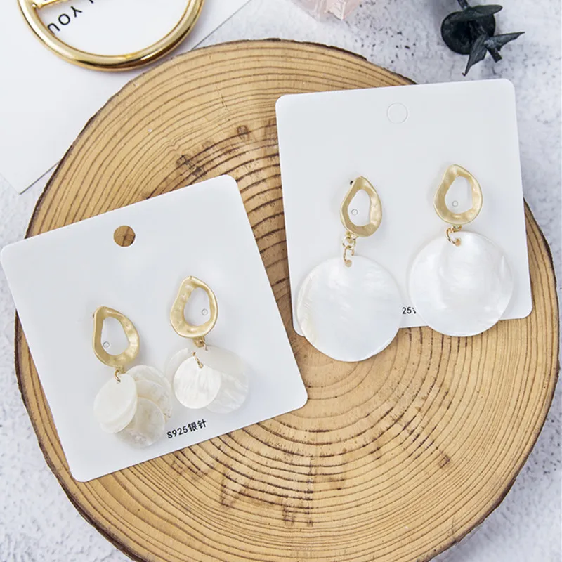 Fashion Irregular Metal Hollow Round Pendientes Temperament Long Shell Pearl Tassel Drop Earrings For Women Party Brincos 5B2041
Fashion Irregular Metal Hollow Round Pendientes Temperament Long Shell Pearl Tassel Drop Earrings For Women Party Brincos 5B2041