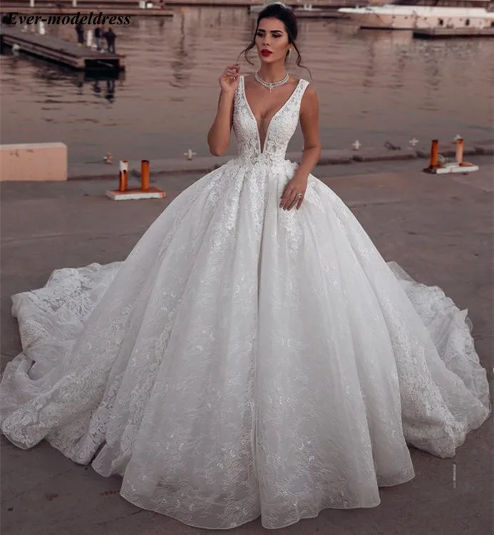 Luxury Lace Princess Wedding Dresses 2020 V-Neck Backless Ball Gown Court Train Arabic Vestidos De Noiva Robe De Mariage
Luxury Lace Princess Wedding Dresses 2020 V-Neck Backless Ball Gown Court Train Arabic Vestidos De Noiva Robe De Mariage