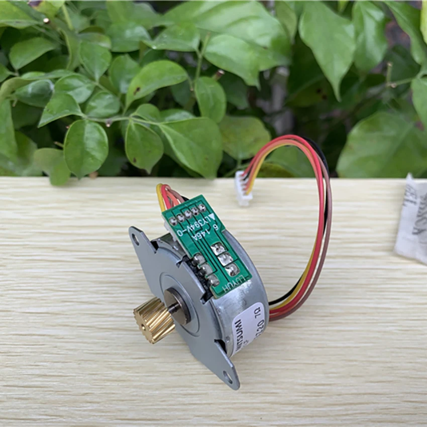 M35SP-10N/1 Outer Dia 35mm PM Permanent Magnet Round Stepper Motor for Office Automation Equipment (Printer, Fax Machine,Copier)
M35SP-10N/1 Outer Dia 35mm PM Permanent Magnet Round Stepper Motor for Office Automation Equipment (Printer, Fax Machine,Copier)
