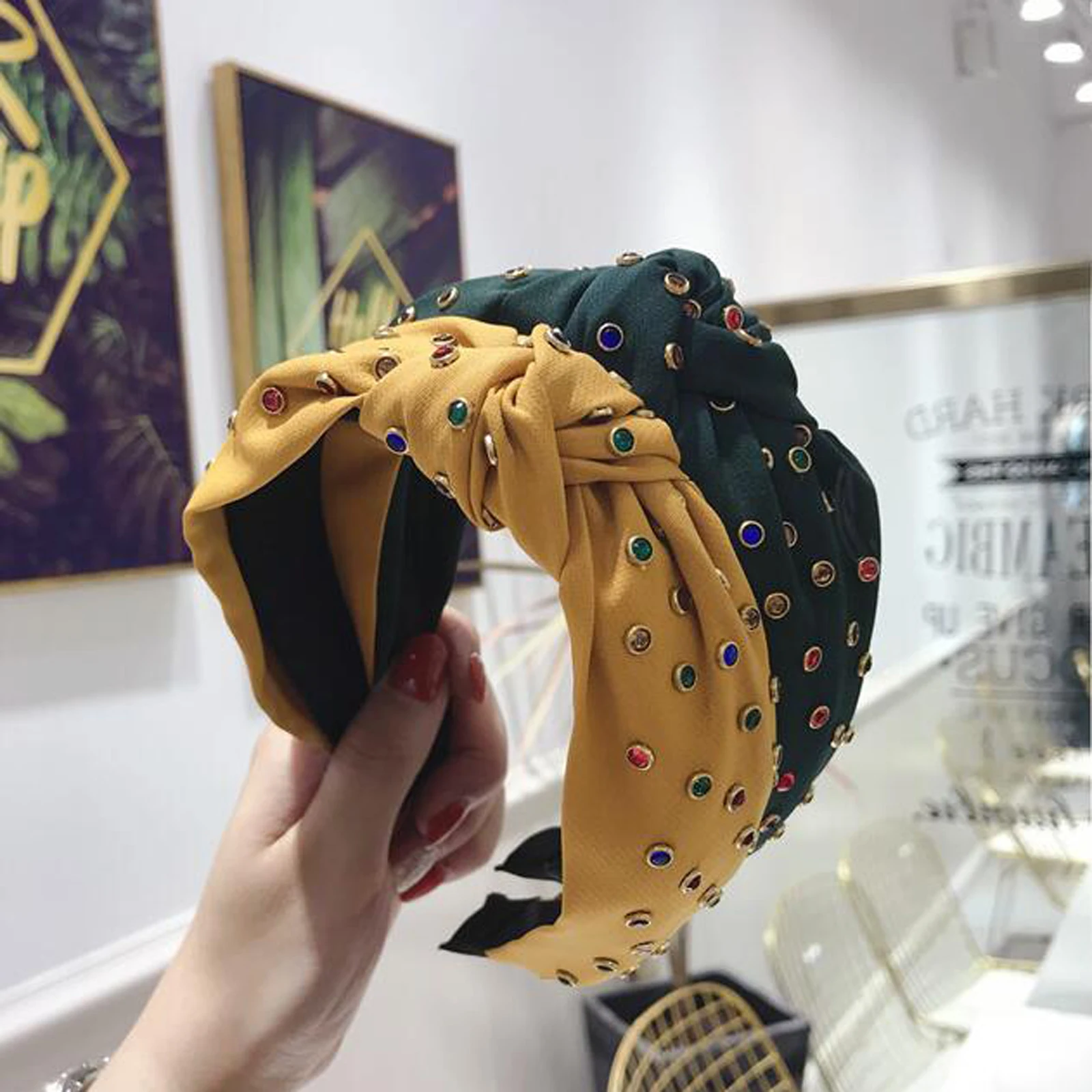 New Arrival Women Hairband Bohemian Satin Headband Shining Rhinestone Hair Accessories For Adult Knot High Quality Headwear
New Arrival Women Hairband Bohemian Satin Headband Shining Rhinestone Hair Accessories For Adult Knot High Quality Headwear