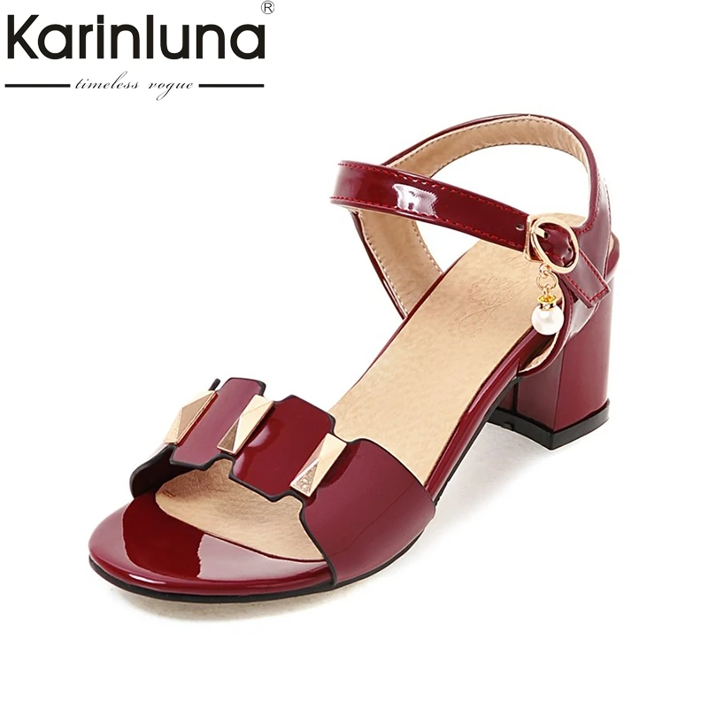 Karinluna New Big Size 31-43 Ankle Strap Woman Sandals Shoes Metal Decoration Square Heels Date Comfort Women Shoes Woman
Karinluna New Big Size 31-43 Ankle Strap Woman Sandals Shoes Metal Decoration Square Heels Date Comfort Women Shoes Woman