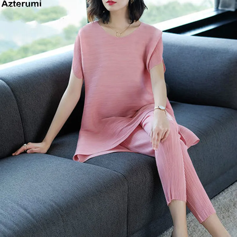 Azterumi Pleats Spring Summer 2019 Big Size Loose Pleated Two Piece Sets Women Round Neck Blouse Tops & Calf-Length Pants Set
Azterumi Pleats Spring Summer 2019 Big Size Loose Pleated Two Piece Sets Women Round Neck Blouse Tops & Calf-Length Pants Set