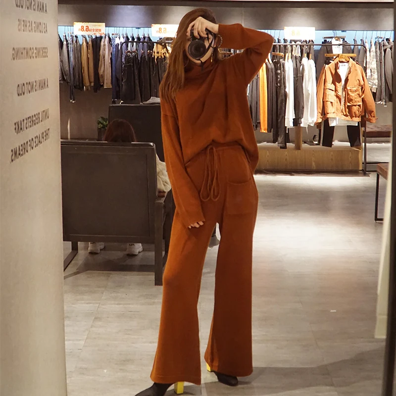 Cashmere sweater with high neck for women, wide leg knit pants for Autumn and Winter
Cashmere sweater with high neck for women, wide leg knit pants for Autumn and Winter