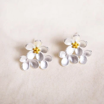 Original Sweet Flower Chrysanthemum 925 Sterling Silver Temperament Personality Trendy Female Stud Earrings SEA125
Original Sweet Flower Chrysanthemum 925 Sterling Silver Temperament Personality Trendy Female Stud Earrings SEA125