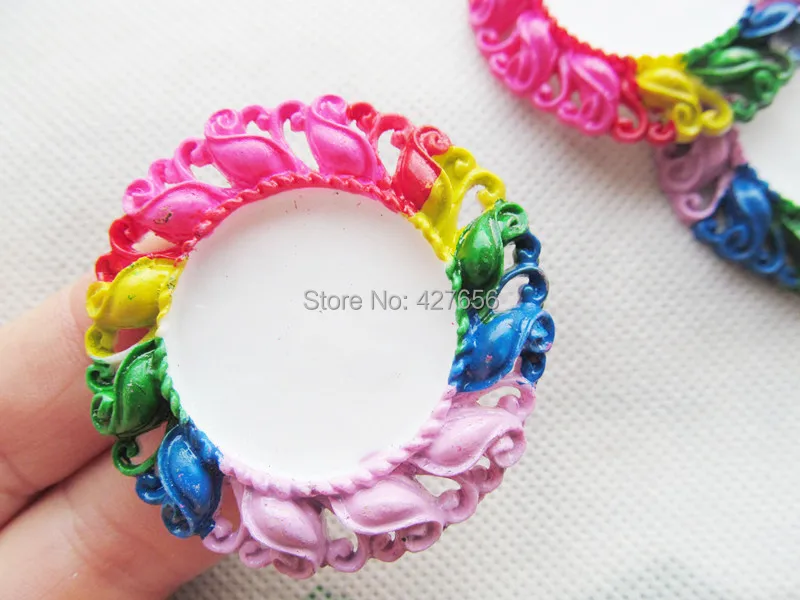 75pcs Handwork Rainbow Round Flatback Resin Flower Charm Finding,Filigree Border Base Setting Tray, for 25mm Cabochon/Cameo
75pcs Handwork Rainbow Round Flatback Resin Flower Charm Finding,Filigree Border Base Setting Tray, for 25mm Cabochon/Cameo
