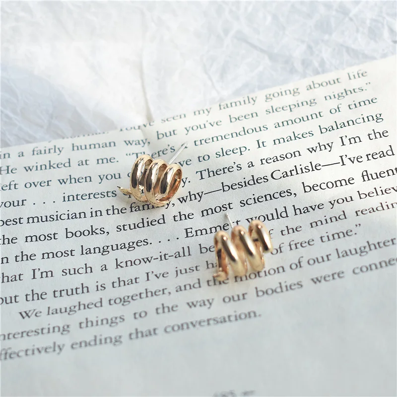 WTLTC Chunky Metal Spiral Shaped Stud Earrings for Women Small Coil Spring Post Earrings Minimalist Wire Wrapped Studs Earrings
WTLTC Chunky Metal Spiral Shaped Stud Earrings for Women Small Coil Spring Post Earrings Minimalist Wire Wrapped Studs Earrings