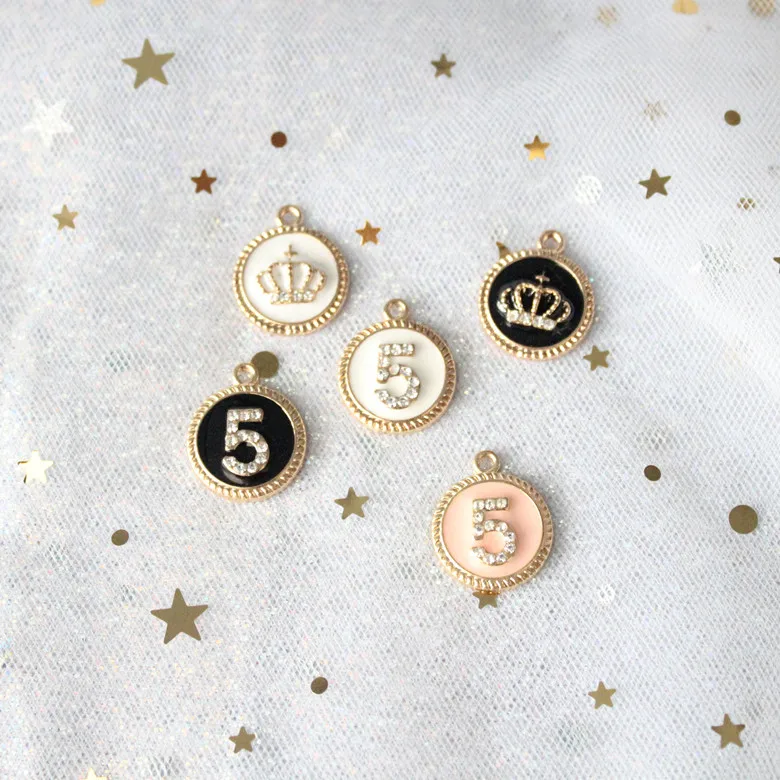 5pcs 1.6cm Small Mini alloy crystal crown Number five accessories For Decoration Handmade DIY Craft hairpin Accessories
5pcs 1.6cm Small Mini alloy crystal crown Number five accessories For Decoration Handmade DIY Craft hairpin Accessories