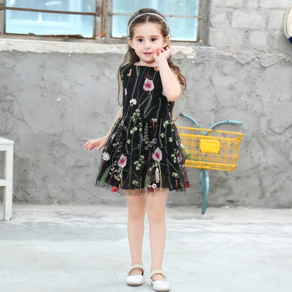 2019 Girls Dress Party Dresses Girls V-Backless Flowers Embroidery Tulle Dress Kids Clothes 2-7Y black
2019 Girls Dress Party Dresses Girls V-Backless Flowers Embroidery Tulle Dress Kids Clothes 2-7Y black