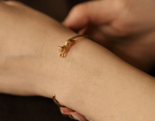 New fashion Top 925 sterling silver running cat Bangles gold open bangle, free shipping
New fashion Top 925 sterling silver running cat Bangles gold open bangle, free shipping