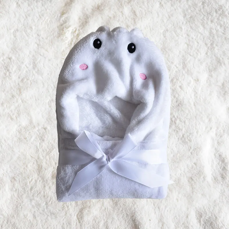 White onion hecartoon wrap, baby sleeping blanket, baby bath towel, outside cape, multi-function blanket.
White onion hecartoon wrap, baby sleeping blanket, baby bath towel, outside cape, multi-function blanket.