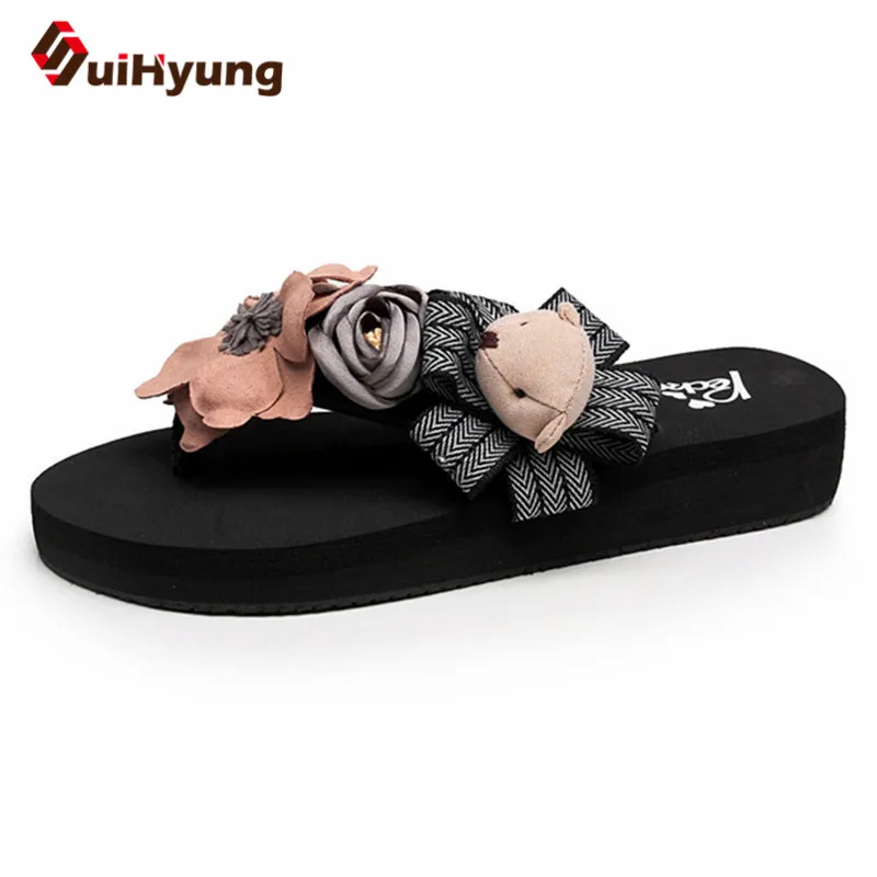 Suihyung New Women Summer Bohemia Flat Slippers Female Beach Flowers Flip Flops 3CM Thick Bottom Non-slip Floral Sandals Slipper 
Suihyung New Women Summer Bohemia Flat Slippers Female Beach Flowers Flip Flops 3CM Thick Bottom Non-slip Floral Sandals Slipper