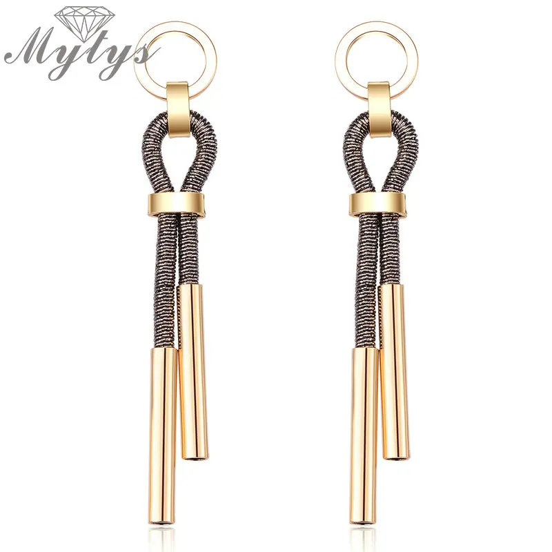 Mytys Two Color Gold Silver Leather Earrings Metal Closed Dangle Line Two Layers Ins Fashion Statement Earrings for Women Gift
Mytys Two Color Gold Silver Leather Earrings Metal Closed Dangle Line Two Layers Ins Fashion Statement Earrings for Women Gift