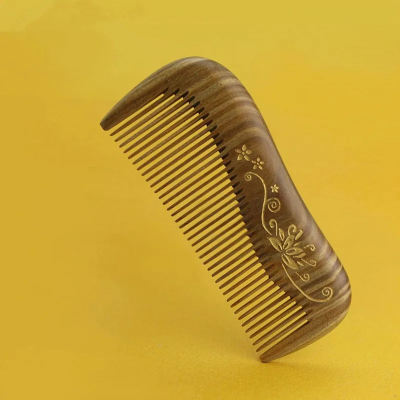 2019 Pure natural green sandalwood comb high-grade boutique comb wood stent carved flower pattern gold hair brush comb
2019 Pure natural green sandalwood comb high-grade boutique comb wood stent carved flower pattern gold hair brush comb