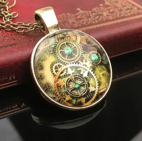 1PCS Women Chic Vintage Necklace Compass Watch Cabochon Bronze Glass Pendant Chain Necklace
1PCS Women Chic Vintage Necklace Compass Watch Cabochon Bronze Glass Pendant Chain Necklace