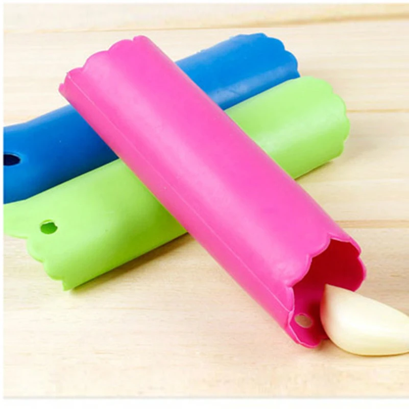 New Rubber Garlic Peeling Machine Creative Soft Silicone Garlic Peeling Device Easy Garlic Peeled Easy To Clean Kitchen gadgets
New Rubber Garlic Peeling Machine Creative Soft Silicone Garlic Peeling Device Easy Garlic Peeled Easy To Clean Kitchen gadgets