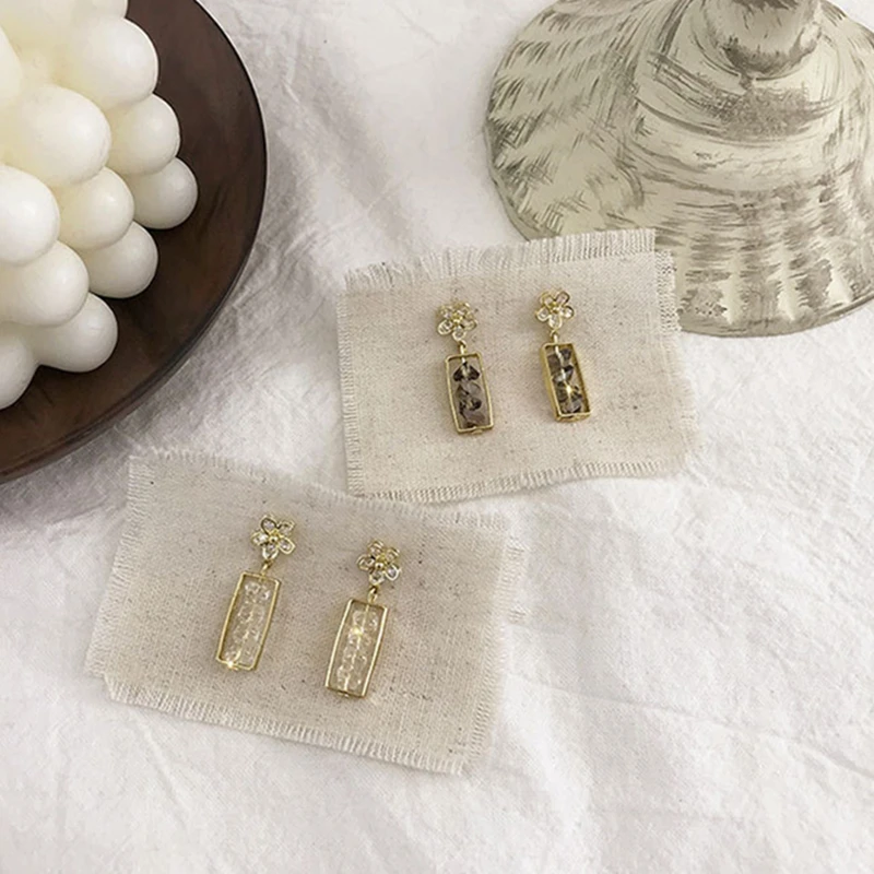 2019 Korean Square Crystal Flower Dangle Earrings Wild Earrings Female Small Ear Jewelry Earrings EC1770
2019 Korean Square Crystal Flower Dangle Earrings Wild Earrings Female Small Ear Jewelry Earrings EC1770